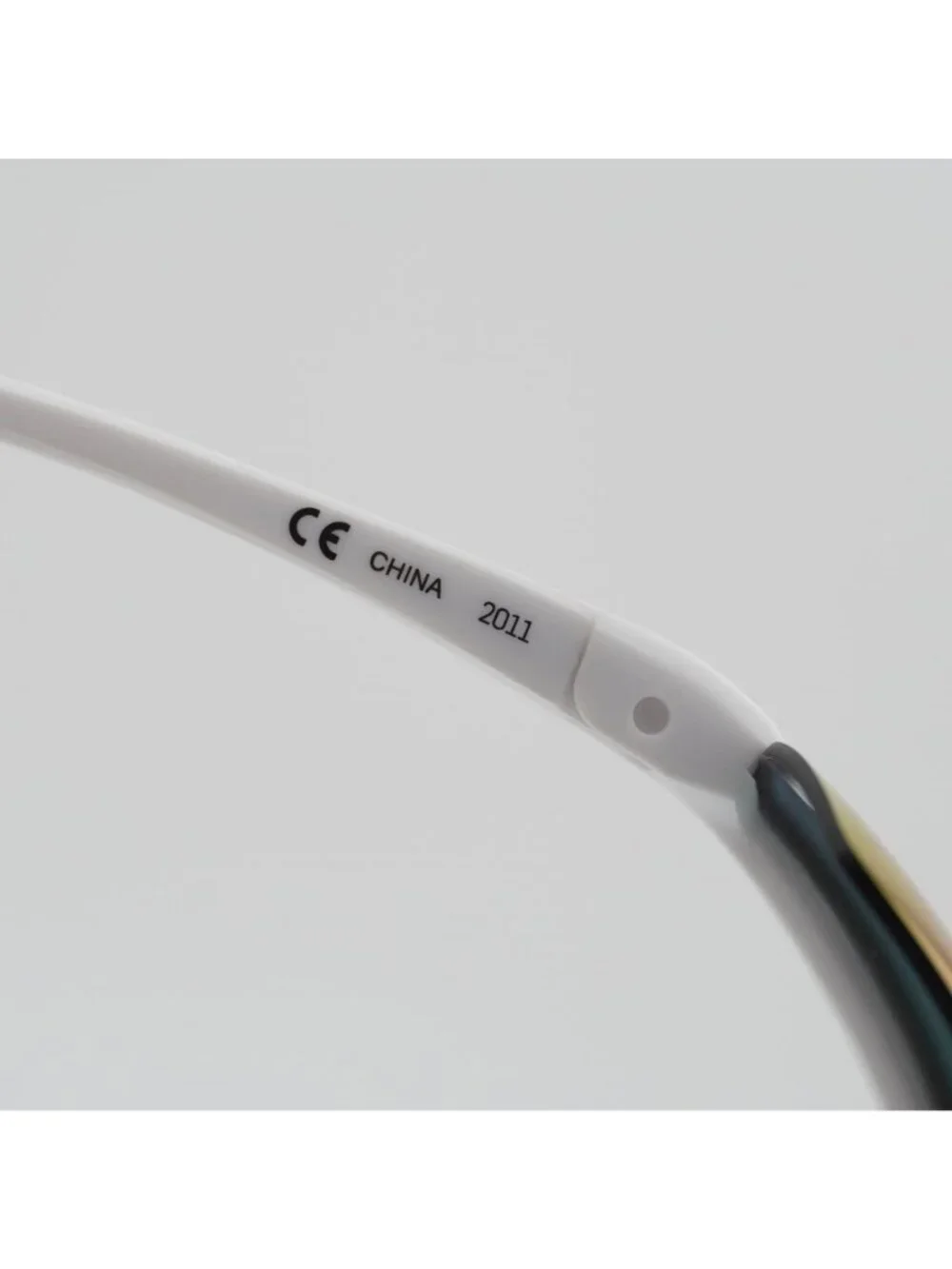 NIKE WINDSHIELD 20 CW1287 106 Sunglasses White Shield Frame, Field Tint Lenses